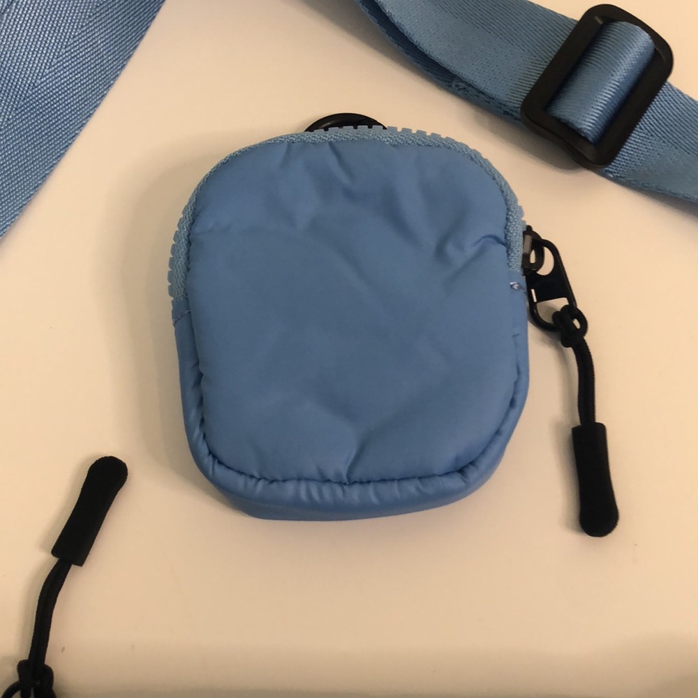 Anthropologie Nylon Crescent Sporty Sling Bag blue - Picture 2 of 4